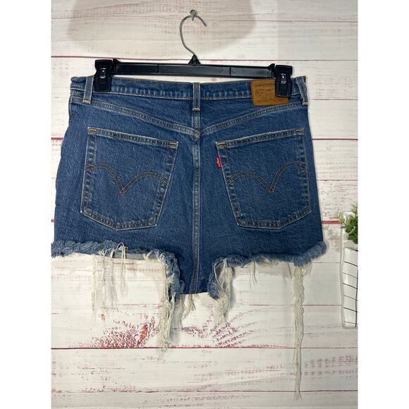 Levi's Distressed Button Fly Ribcage Shorts | Women's Size 31 - Picture 4 of 6